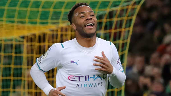 Raheem Shaquille Sterling vstřelil v roce 2022 3 góly v jediném zápase